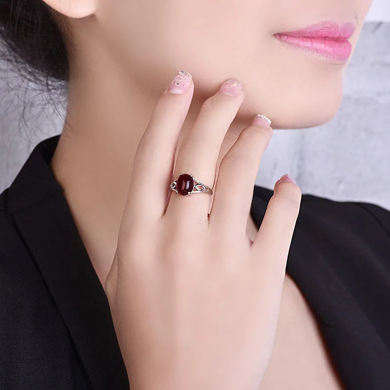 Bague avec Perle Rouge