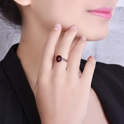 Bague avec Perle Rouge