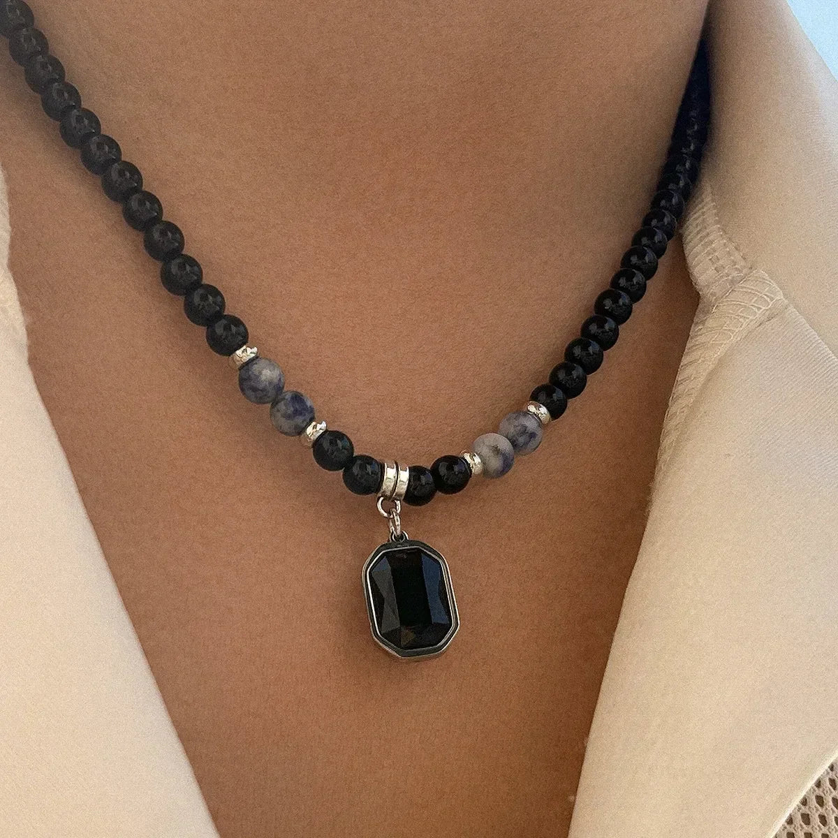 Collier Perle Noir Homme