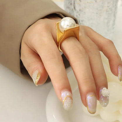 Bague avec Perle Dedans